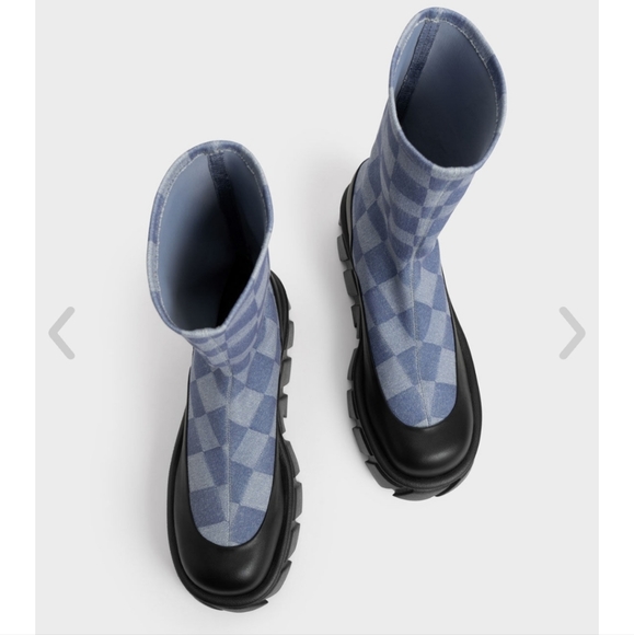 BNWB Charles and Keith platform boots - Picture 2 of 4